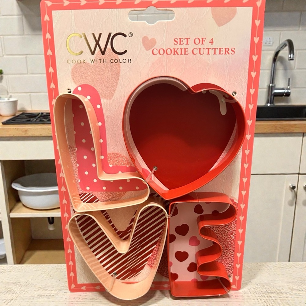 Cook With Color L❤️VE Cookie Cutter Set in Red and Pink